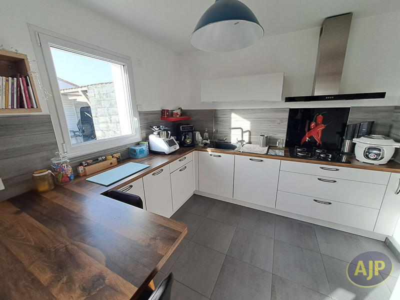 Maison - 93 m² - 4 pièces