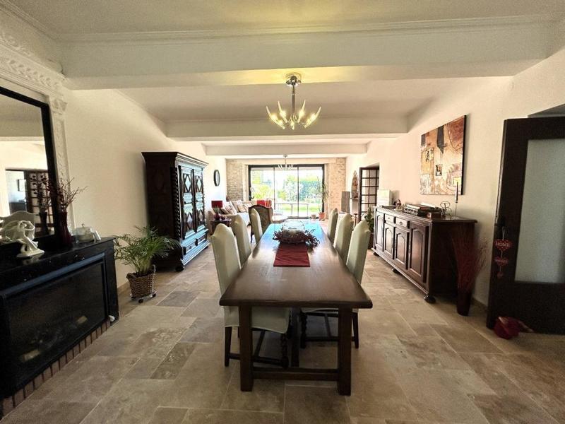 Maison - 405 m² - 13 pièces