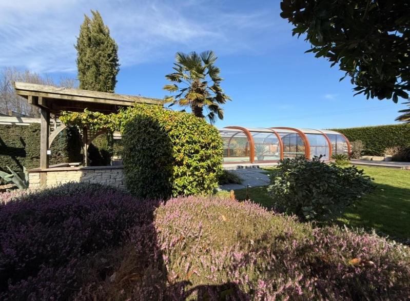 Maison - 254 m² - 12 pièces