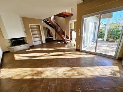 Maison - 127 m² - 6 pièces