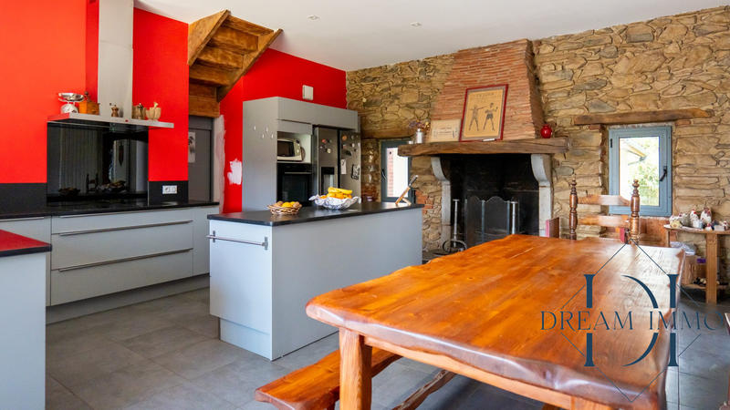 Maison - 350 m² - 7 pièces