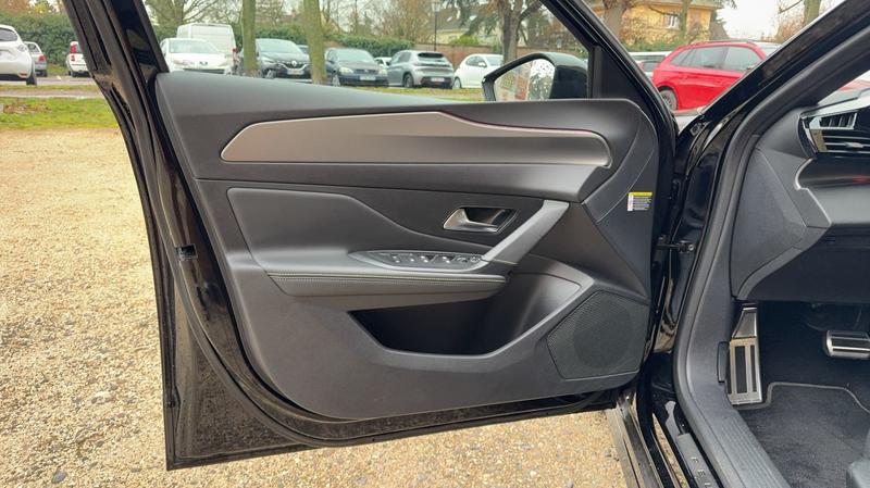 Peugeot 308 III 1.2 PureTech 130 Eat8 Gt Line - Entretien constructeur Toit ouvrant