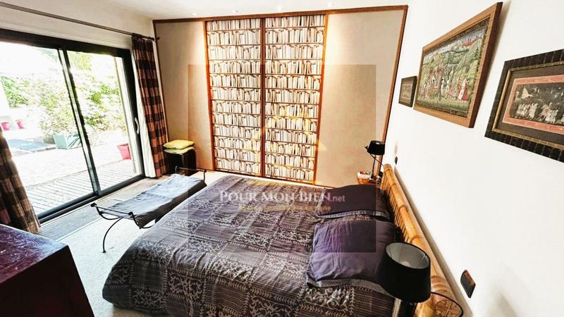 Propriété - 227 m² - 8 pièces