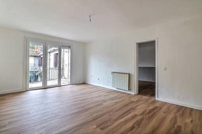 Appartement - 99 m² - 4 pièces
