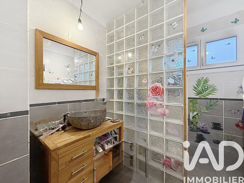 Maison - 185 m² - 11 pièces