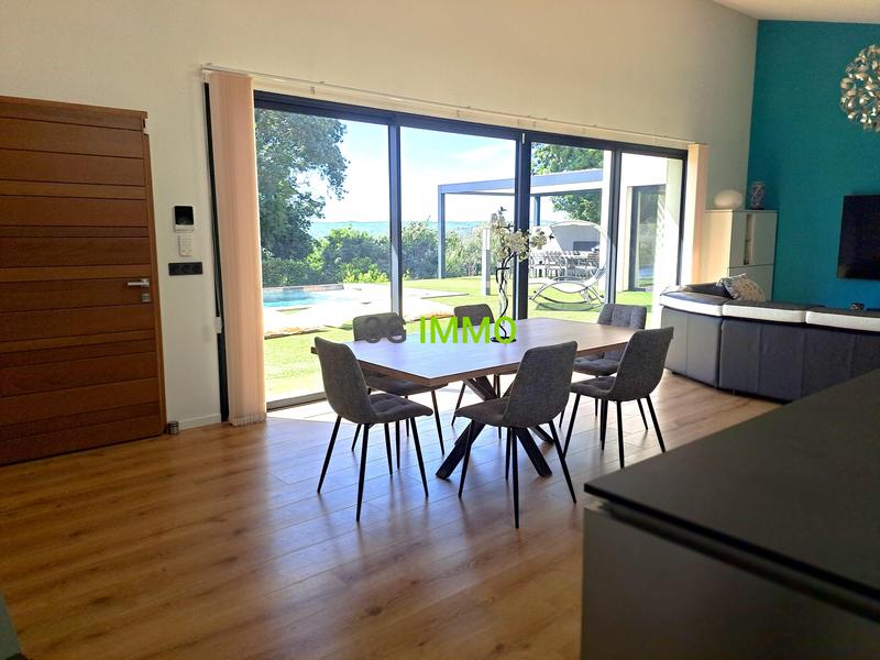 Maison contemporaine - 207 m² - 5 pièces