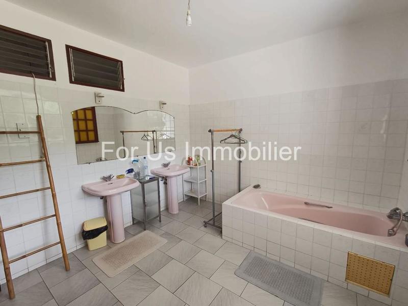 Maison - 365 m² - 9 pièces