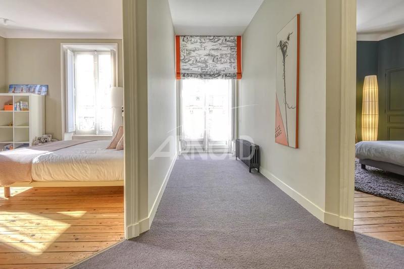 Maison - 173 m² - 9 pièces