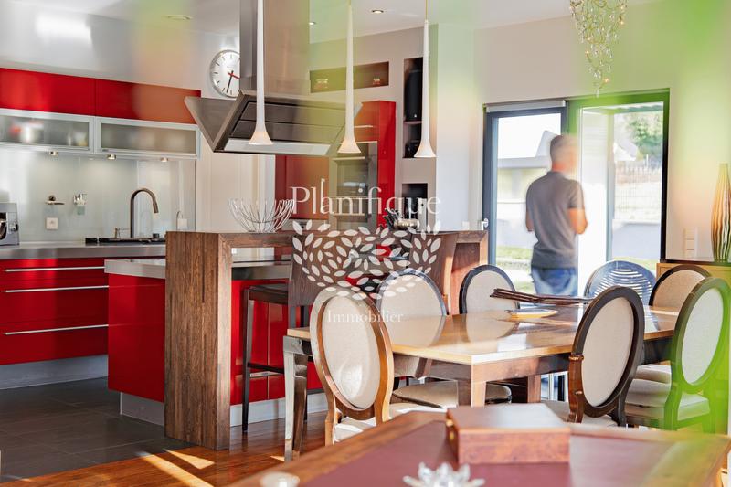 Villa - 183 m² - 6 pièces