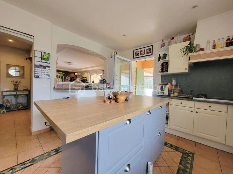 Villa - 240 m² - 8 pièces