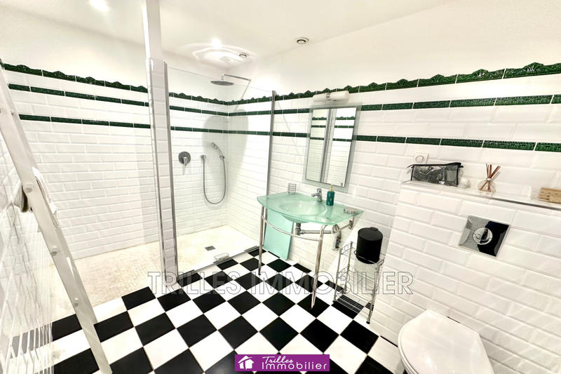 Maison - 325 m² - 9 pièces