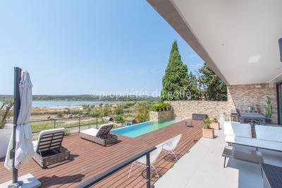 Maison - 204 m² - 5 pièces