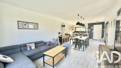 Maison - 104 m² - 4 pièces