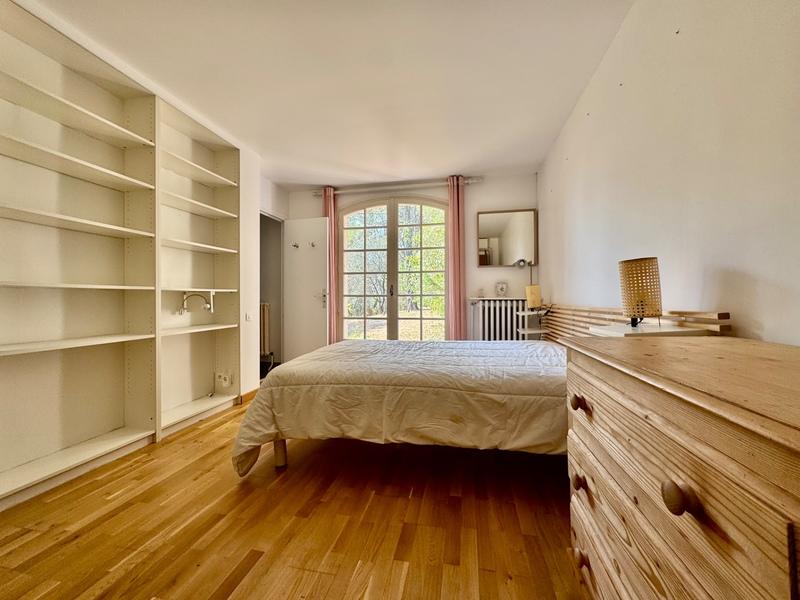 Maison - 274 m² - 11 pièces