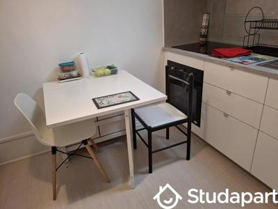 Chambre - 9 m² - 1 pièce