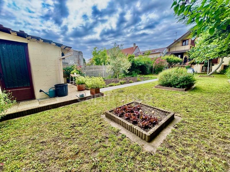 Maison - 163 m² - 8 pièces