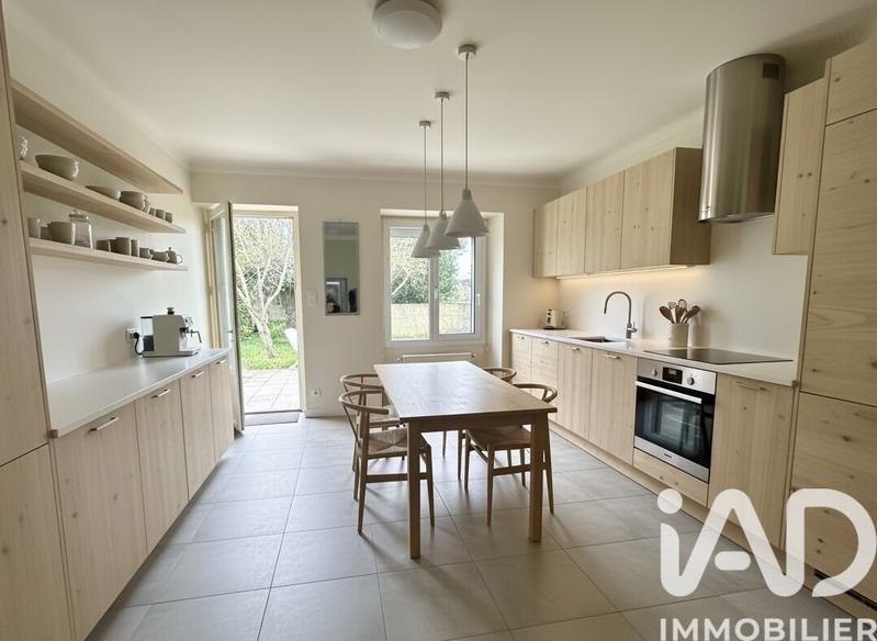 Maison - 200 m² - 7 pièces