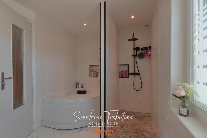 Maison - 178 m² - 7 pièces