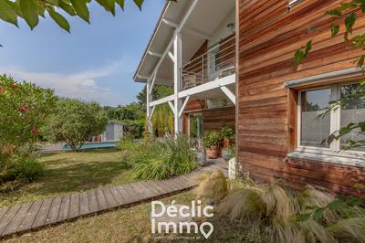 Maison - 180 m² - 6 pièces