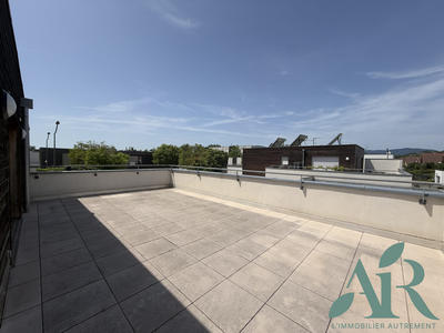 Appartement - 81 m² - 4 pièces