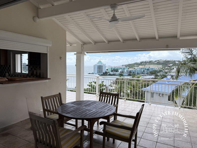 Villa - 218 m² - 6 pièces