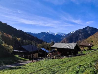 Terrain constructible - 738 m²