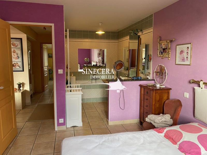 Maison - 227 m² - 9 pièces