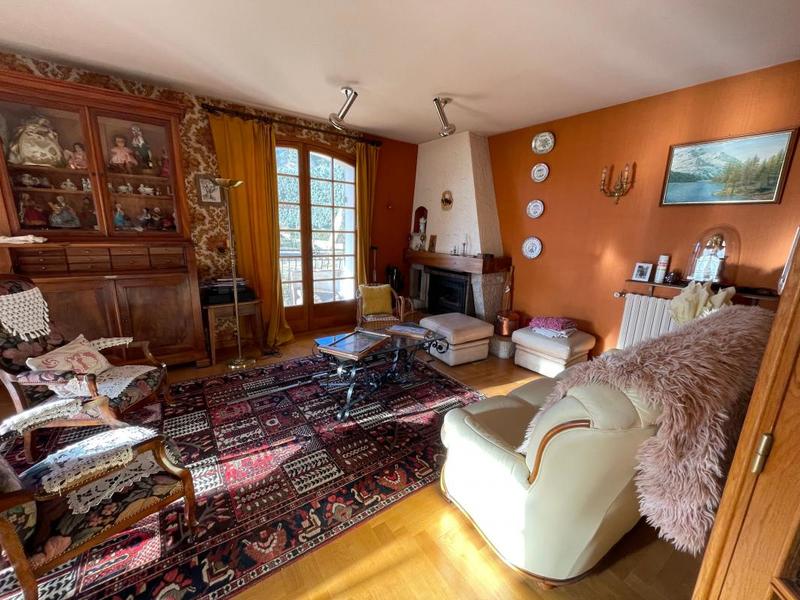 Maison - 241 m² - 6 pièces