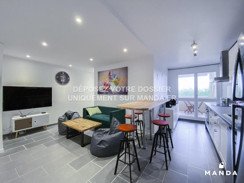 Chambre - 14 m² - 6 pièces