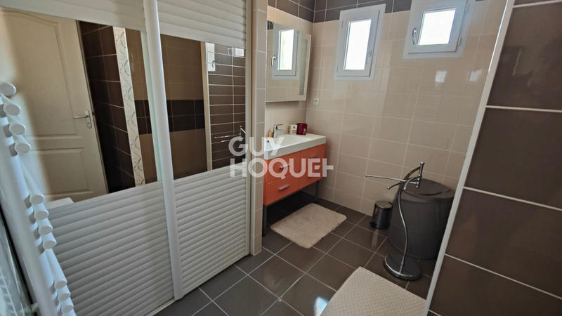 Maison - 180 m² - 7 pièces