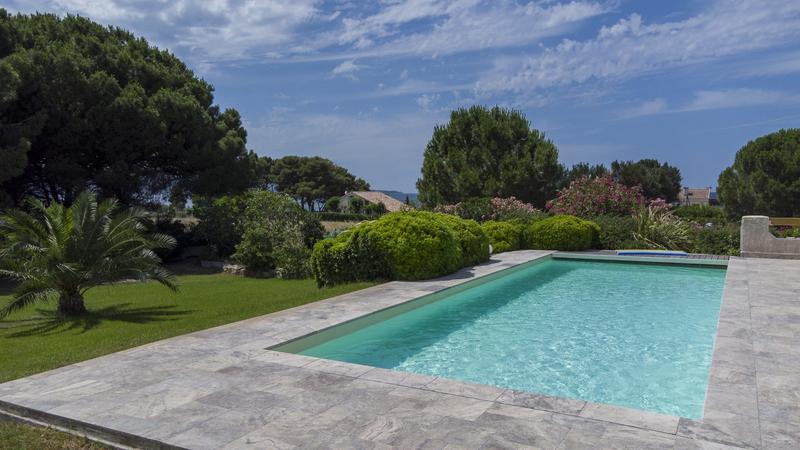 Villa - 265 m² - 9 pièces