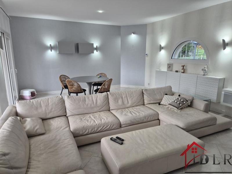 Propriété - 142 m² - 7 pièces