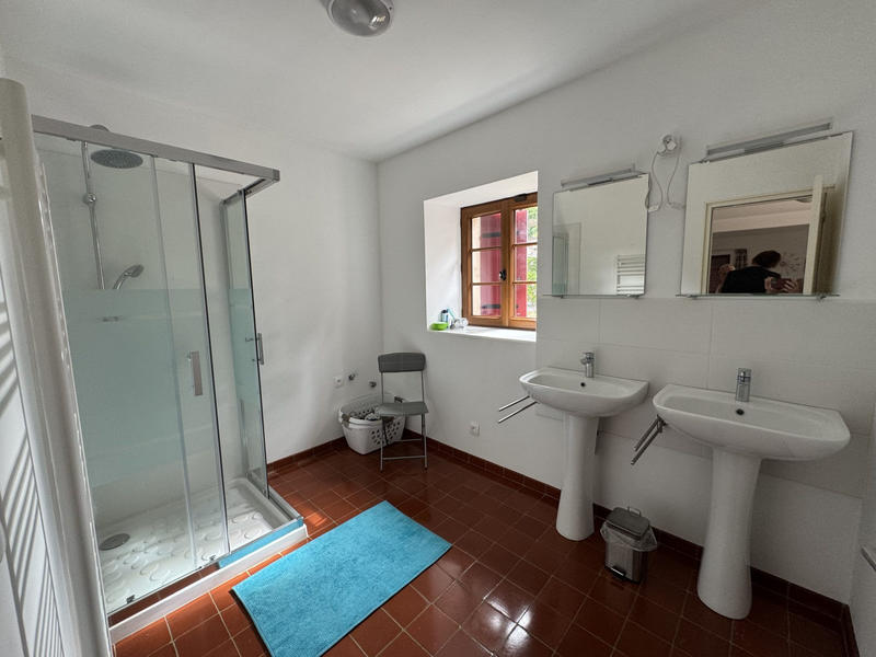 Maison - 220 m² - 8 pièces