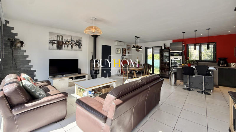 Maison - 93 m² - 4 pièces