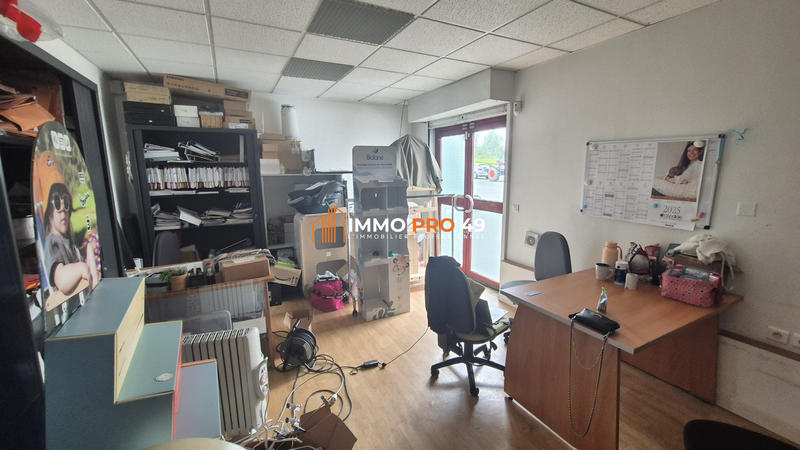 Local commercial - 561 m²