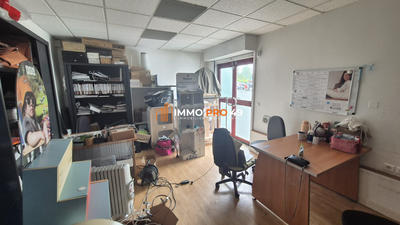 Local commercial - 561 m²