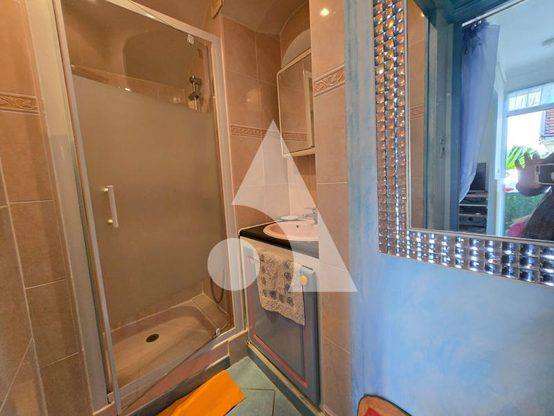 Immeuble - 163 m² - 6 pièces