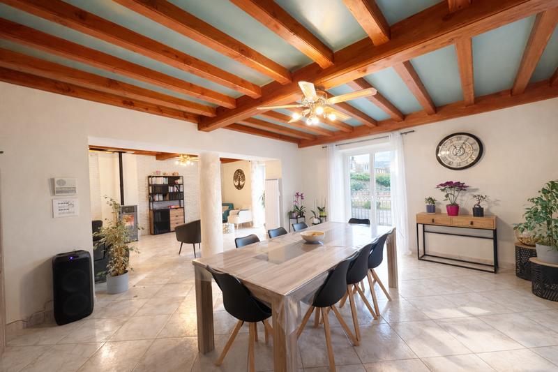 Maison - 209 m² - 7 pièces