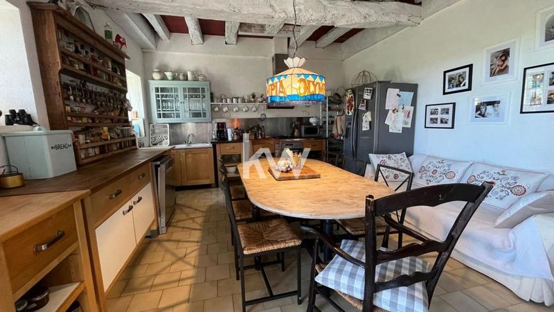 Maison de village - 200 m² - 8 pièces