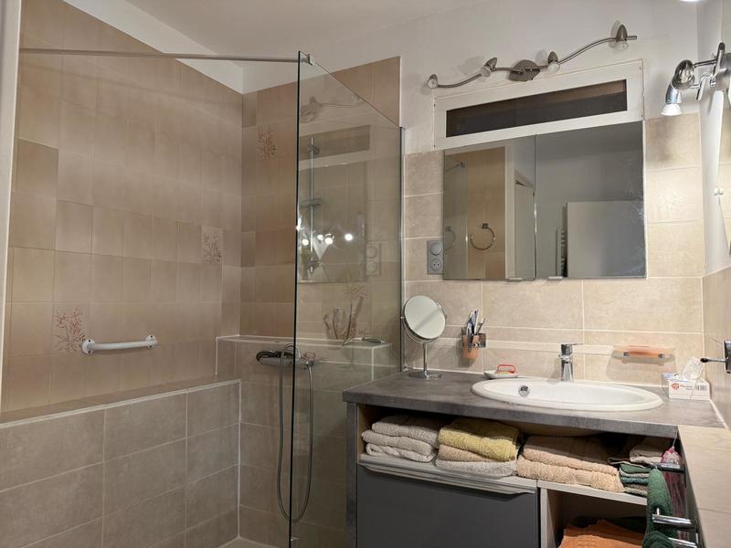 Maison - 1 400 m² - 5 pièces