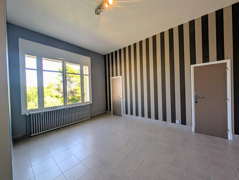 Maison - 247 m² - 9 pièces