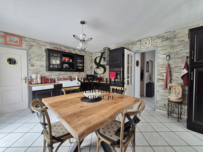 Maison - 172 m² - 7 pièces