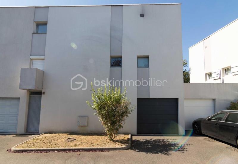 Maison - 91 m² - 4 pièces