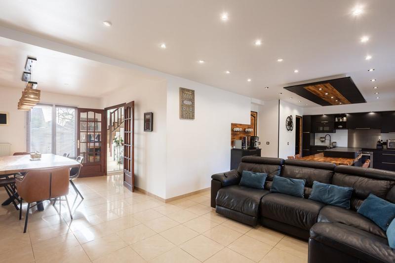 Maison - 200 m² - 7 pièces