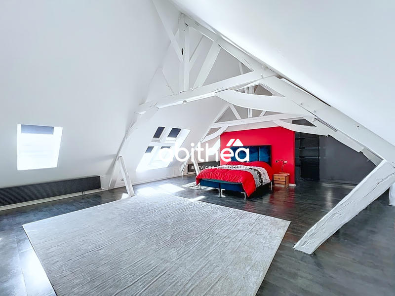 Maison - 317 m² - 9 pièces