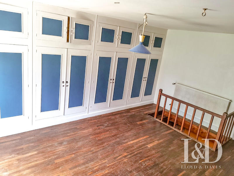 Maison - 265 m² - 7 pièces