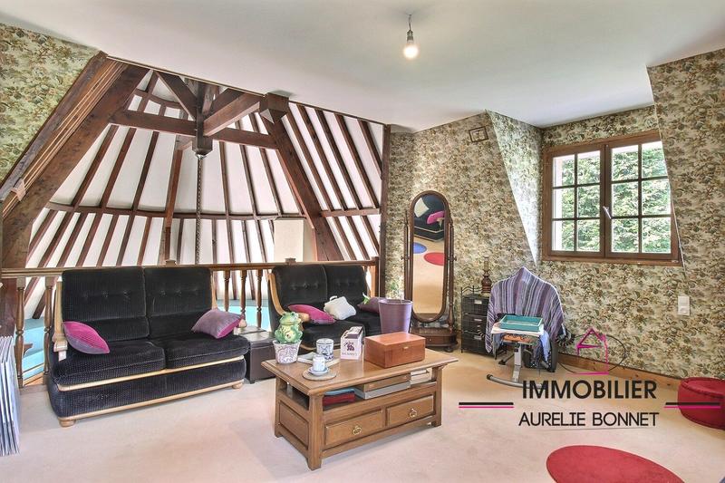 Maison - 203 m² - 6 pièces