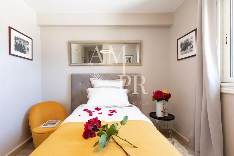 Villa - 355 m² - 8 pièces