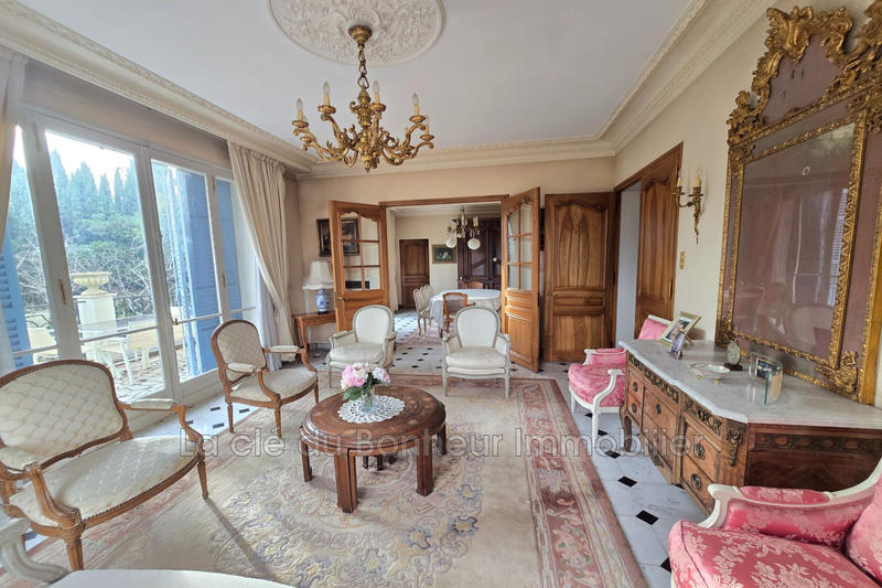 Demeure - 255 m² - 7 pièces