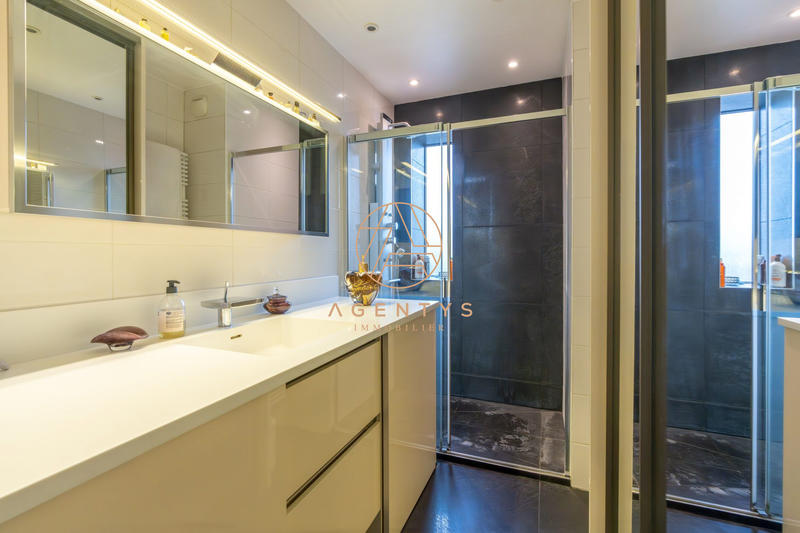 Appartement - 139 m² - 5 pièces